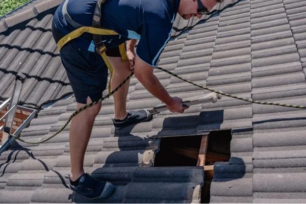 Earlybird Roofing carrying out a roof repair